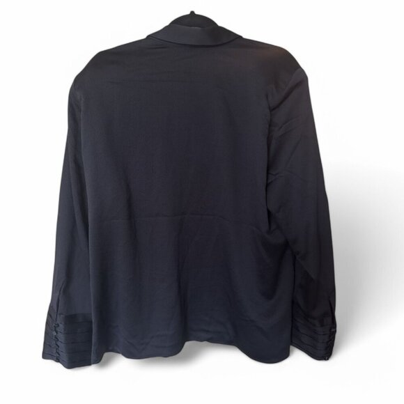 Express Textured Pleated Cuff Portofino Shirt – XL - Picture 4 of 5